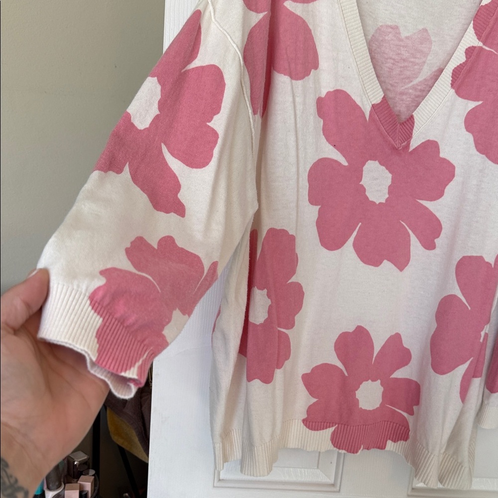 Torrid Pink and White Floral V-Neck Sweater - Picture 3 of 5